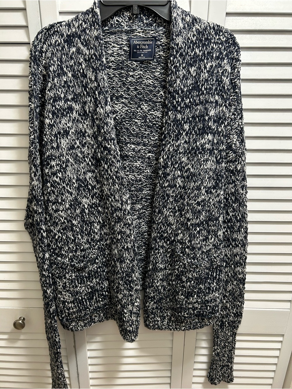 Abercrombie & Fitch Women’s black and white Marled Open Cardigan